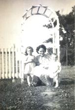 Marsha McKelvey, Blanch Jones McKelvey, and  Linda McKelvey, 1949